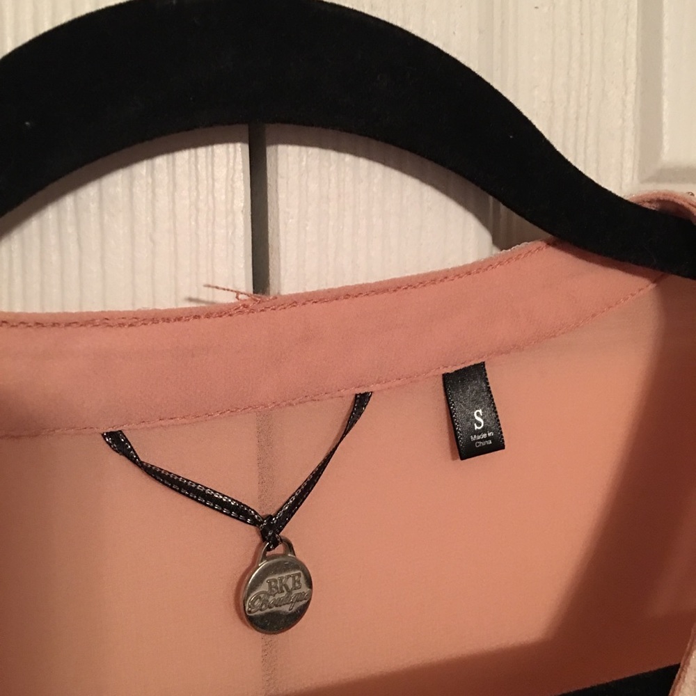 Buckle boutique peach-colored beaded top - Small - Picture 4 of 7